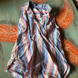 Cute sleeveless striped top!